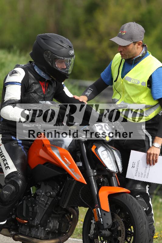 /Archiv-2025/10 23.04.2025 Cornu Master School ADR/rot-rouge/39